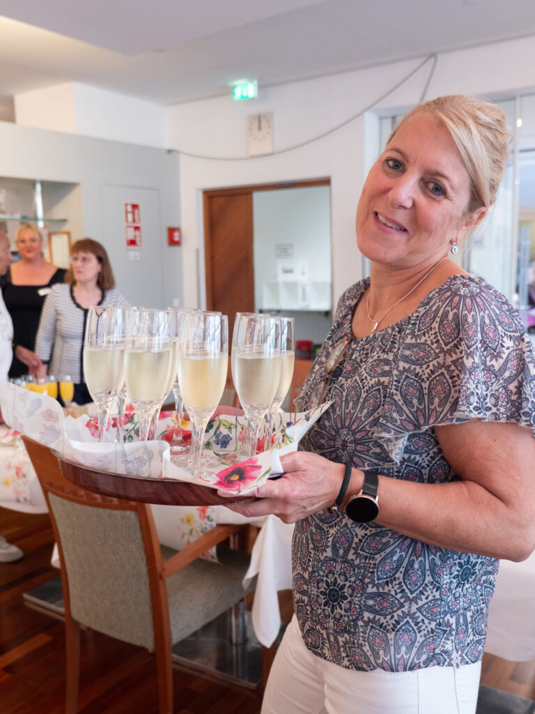 Bewohner und Gäste feiern Jubiläum: 25 Jahre Nova Vita Residenz am Museum Folkwang in Essen 6 P1180917