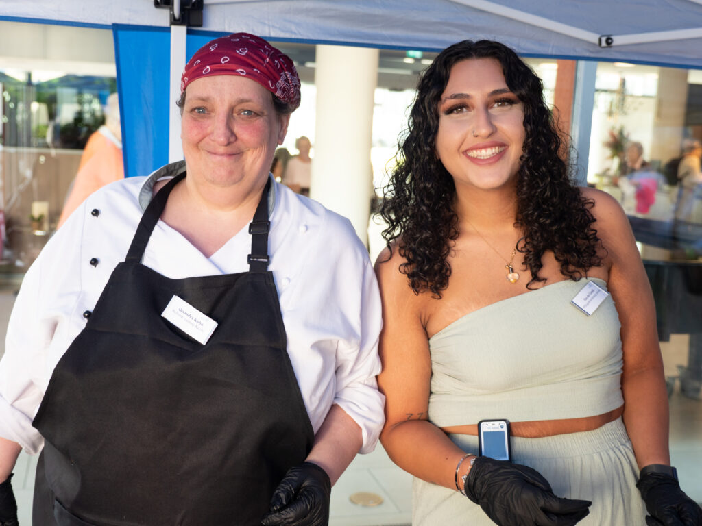 Bewohner und Gäste feiern Jubiläum: 25 Jahre Nova Vita Residenz am Museum Folkwang in Essen 15 P1180993