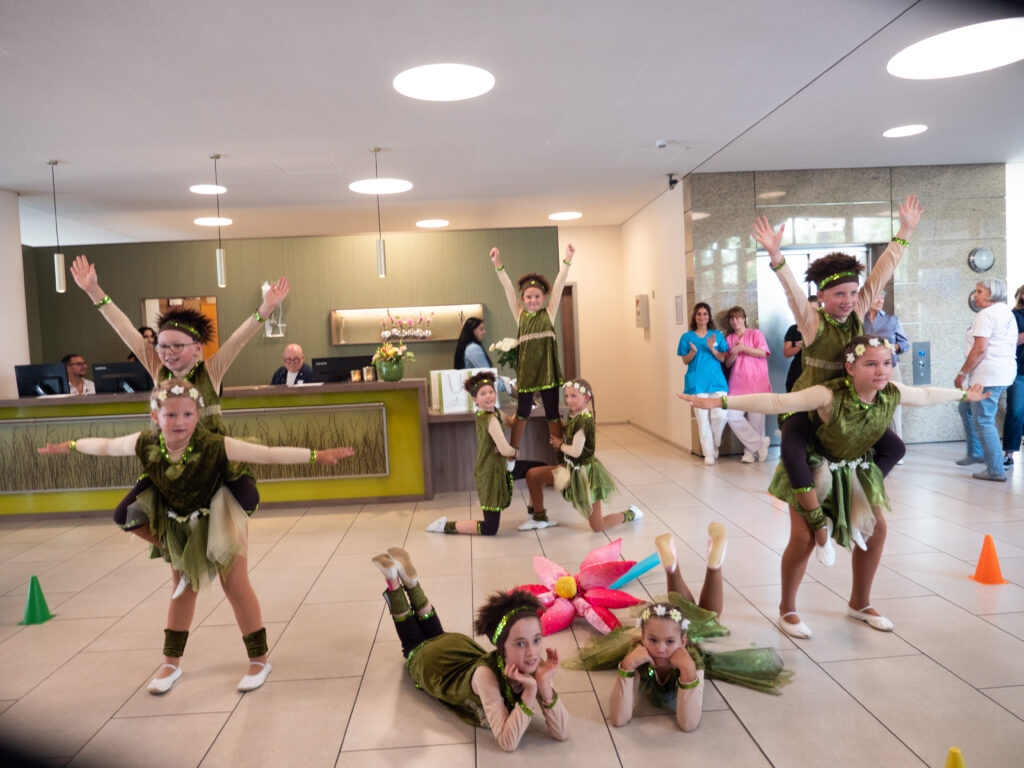 Bewohner und Gäste feiern Jubiläum: 25 Jahre Nova Vita Residenz am Museum Folkwang in Essen 19 P1190050