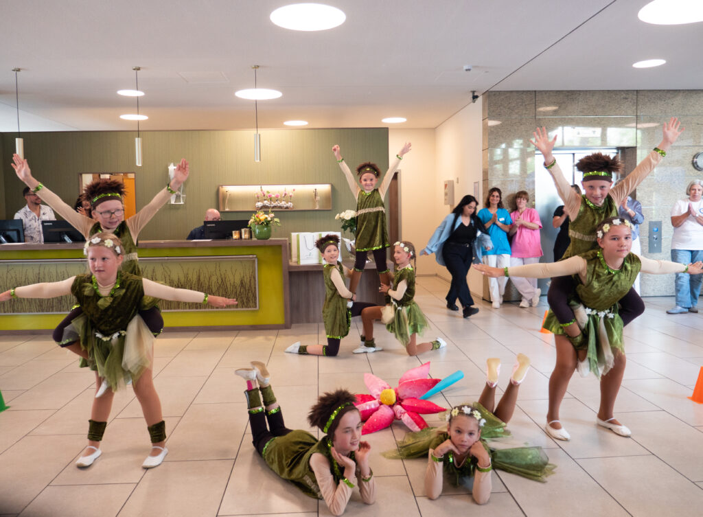 Bewohner und Gäste feiern Jubiläum: 25 Jahre Nova Vita Residenz am Museum Folkwang in Essen 20 P1190052