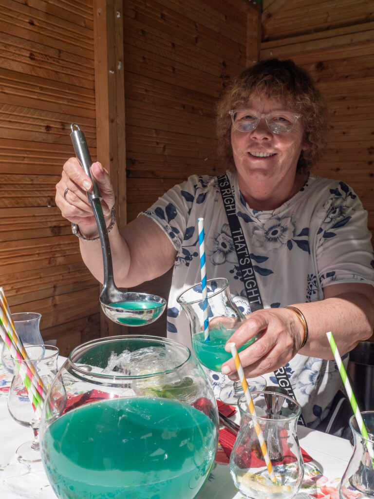 Bewohner und Gäste feiern Jubiläum: 25 Jahre Nova Vita Residenz am Museum Folkwang in Essen 21 P1190065