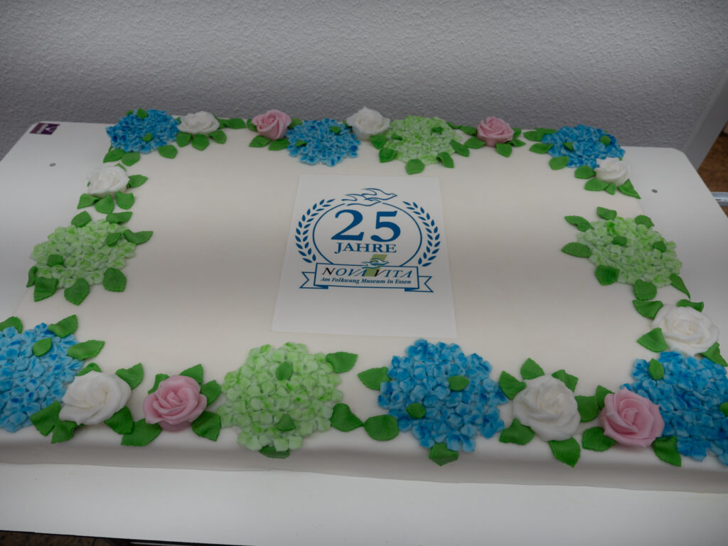 Bewohner und Gäste feiern Jubiläum: 25 Jahre Nova Vita Residenz am Museum Folkwang in Essen 22 P1190078