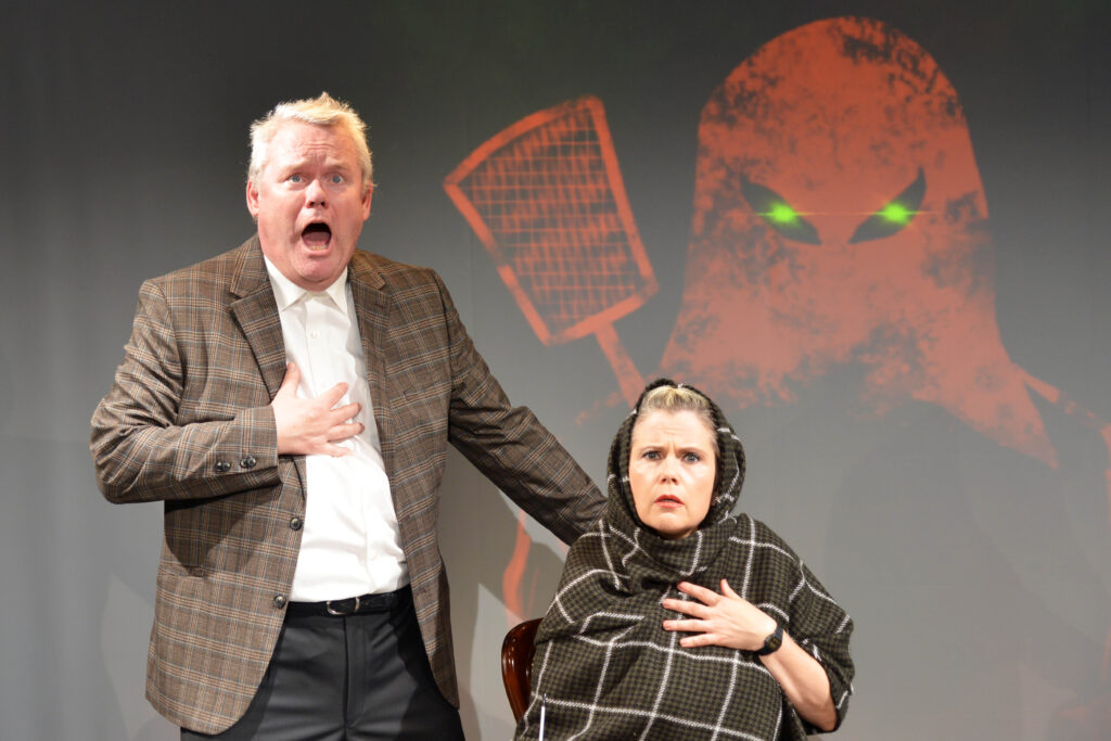 Der Moench mit der Klatsche 1 Copyright Contra Kreis Theater Bonn